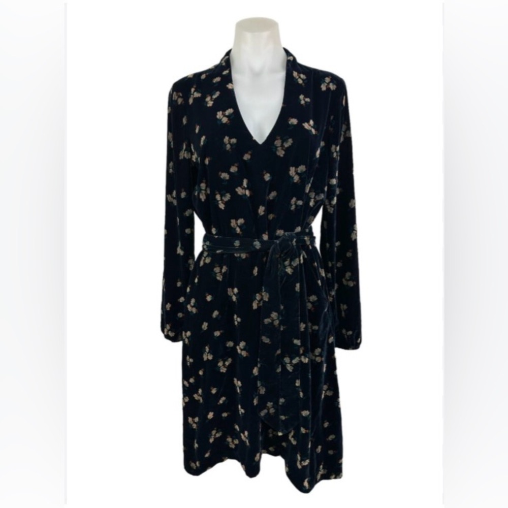 NWOT Velvety Navy Floral Cabi Dress With Belt/ Scarf Size M
